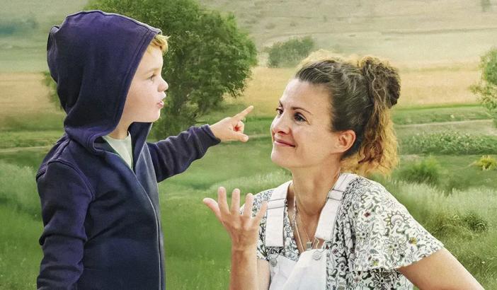 Elle entend pas la moto